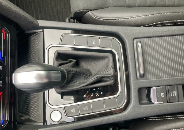 Volkswagen Passat cena 179900 przebieg: 17504, rok produkcji 2023 z Białobrzegi małe 704